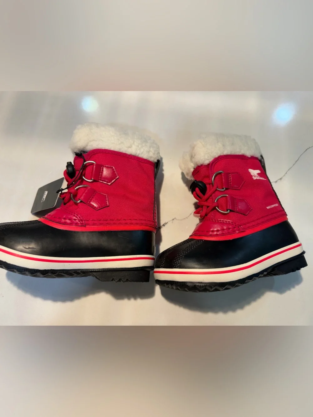 Sorel Kids bright rose and Black Insulated Snow Boots with White Faux Fur 9